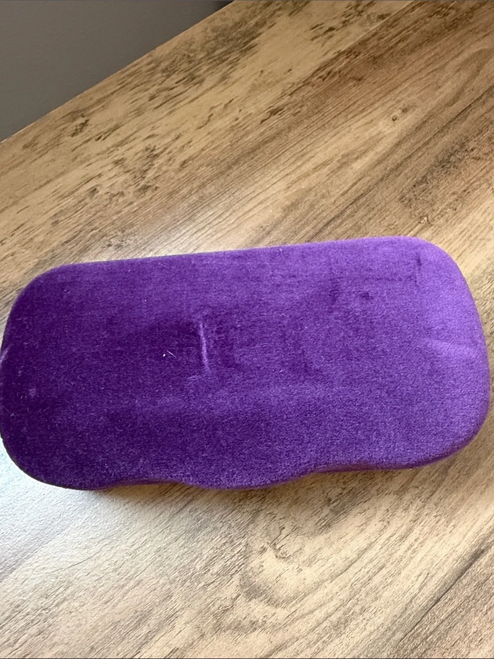 Gucci Purple Velvet Eyewear Case with Yellow Interior and White Cloths